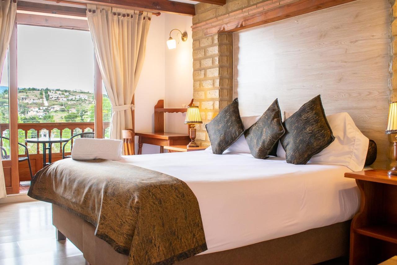 El Giro Hotel 4*